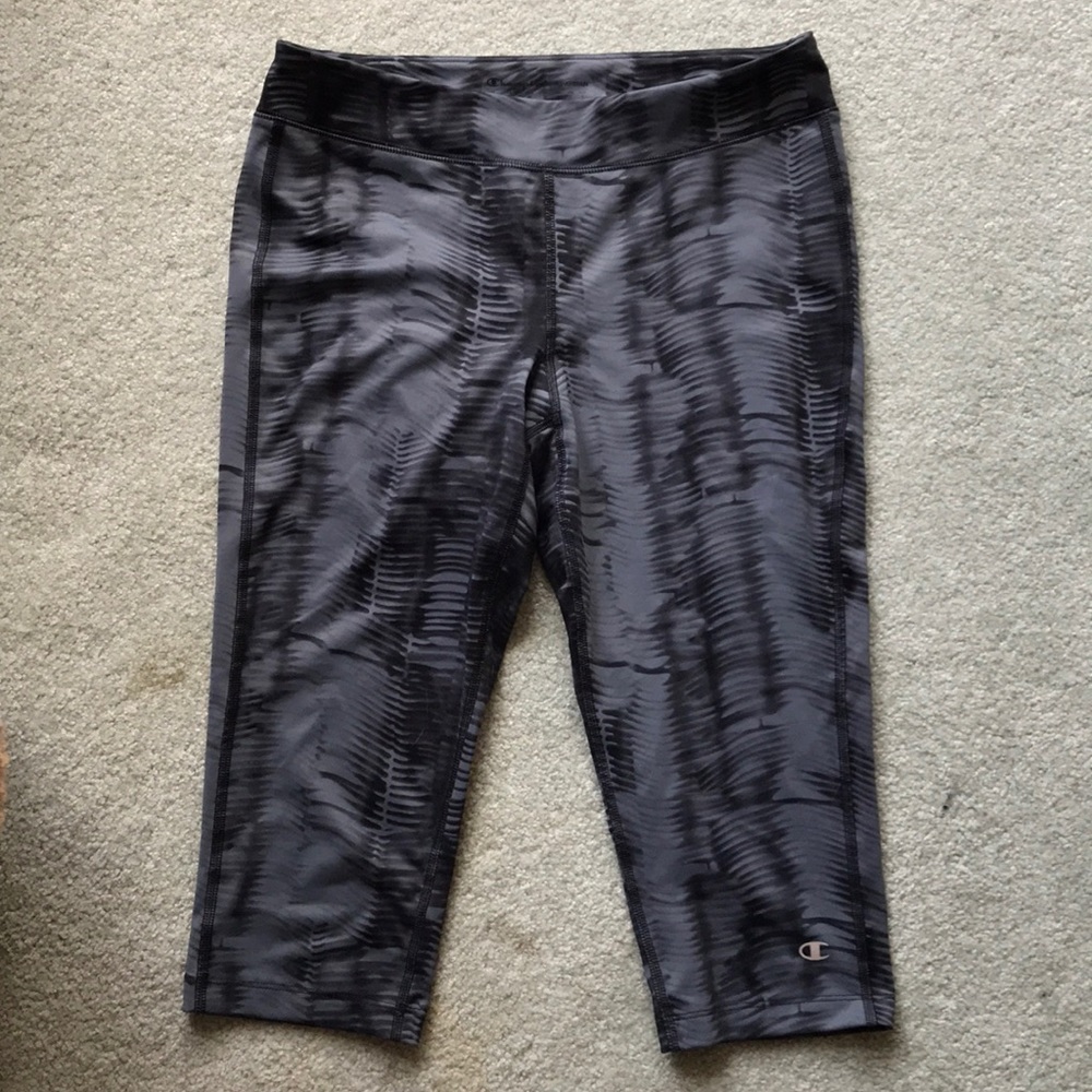 Medium Sized Workout Crop Leggings